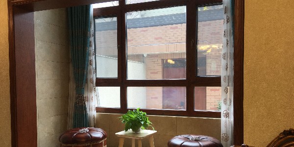 定制鋁包木門窗特點(diǎn)明顯，一分錢一分貨