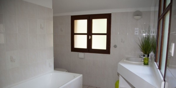 詩(shī)意地棲居，從一扇鋁包木門(mén)窗定制開(kāi)始