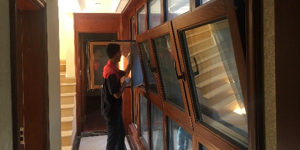 如何延長(zhǎng)鋁木門(mén)窗使用壽命？