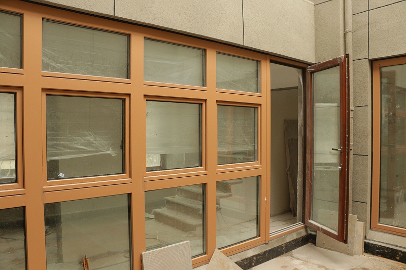 鋁包木門窗外鋁實(shí)拍