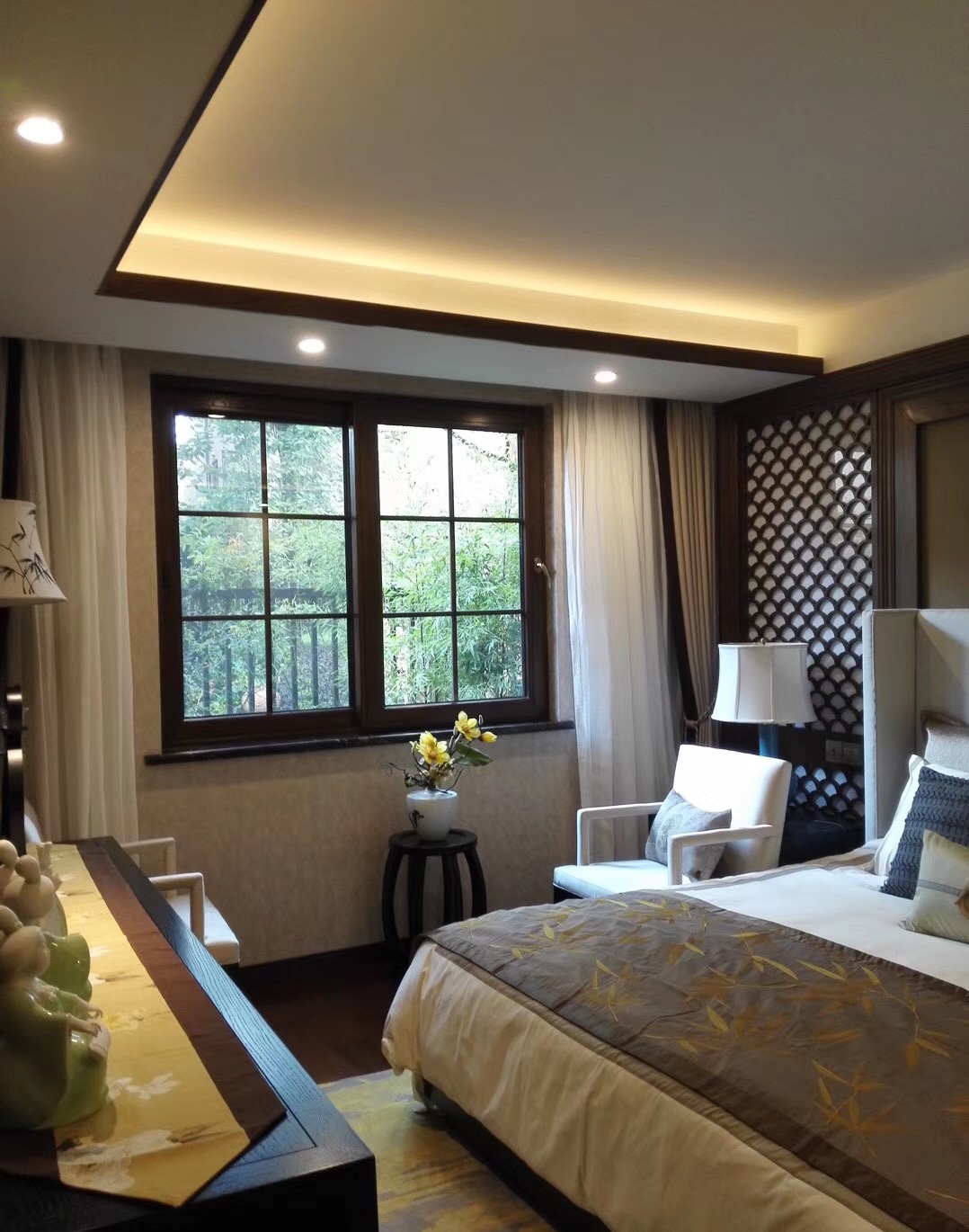 鋁木復(fù)合門窗場(chǎng)景展示