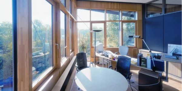 鋁包木門(mén)窗生產(chǎn)廠家如何做到線下沒(méi)有業(yè)務(wù)員-還能年產(chǎn)10000平方米