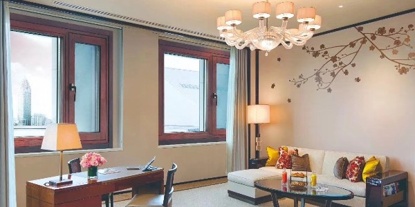 鋁包木窗廠家是怎么設(shè)置鋁包木門窗價格的