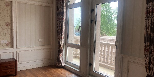 鋁包木門(mén)窗生產(chǎn)廠(chǎng)家-除了價(jià)格實(shí)惠還能給你這些