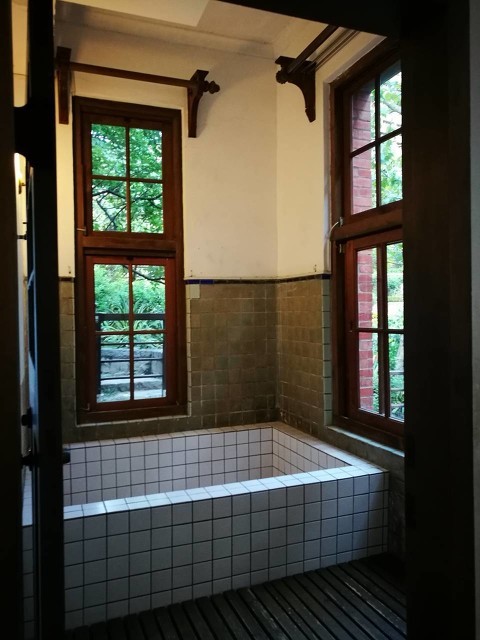 節(jié)能鋁包木門窗